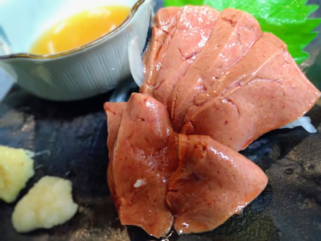 『温盛の台所えんがわ』

　〜定番人気商品！〜

【馬レバー刺身】
唯一生食が大丈夫なレバー
馬レバー♪
牛・豚に比べ
臭みが少なく
さっぱりと頂けます!
人気商品です

是非〜！

うまうま〜

#カフェ巡り　にハマる #