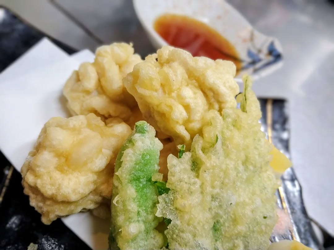 『温盛の台所えんがわ』

〜旬なおつまみ紹介〜

【北海道産　真鱈の白子天ぷら】
白子の時期になりました！
これを食べると冬だな〜と感じます
外はカリッと中はトロとろ〜
好みで塩か天つゆで召し上がって下さい！

是非〜

うまうま〜

#カフェ巡り　にハマる #